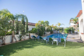 Villa Aloriti Tria - Stunning 3 Bedroom Ayia Thekla Villa with Private Pool - Close to the Beach